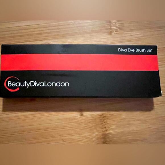 Beauty Diva London Diva Eye Brush set NWT - Picture 1 of 2